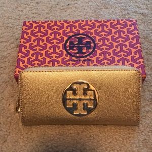 Tory Burch wallet